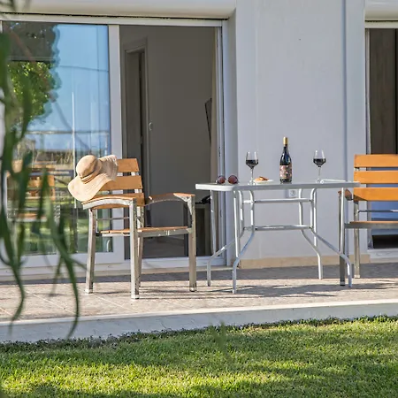 מלון Sami Beach Hotel 3*