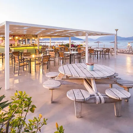 מלון Sami Beach Hotel