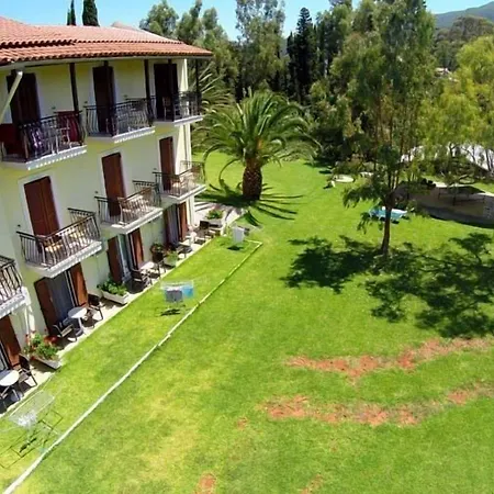 Sami Beach Hotel 3* סאמי