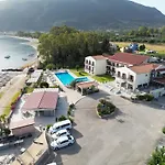 מלון Sami Beach Hotel